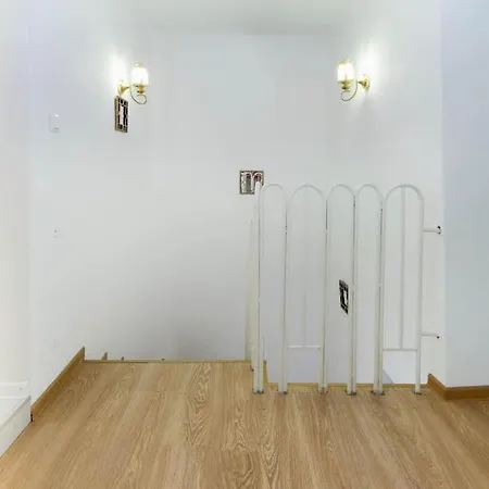 Sunny 2-bedroom Maisonette & Parking Apartament Varna