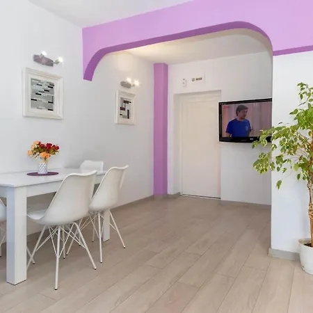 Apartament Sunny 2-bedroom Maisonette & Parking *